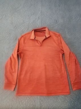 Club Room Performance Pullover in Coral